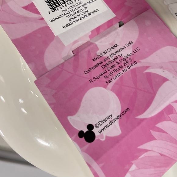 Disney Alice in Wonderland in Rose Garden Ceramic Tea Cup & Saucer Set NWT - Picture 7 of 7